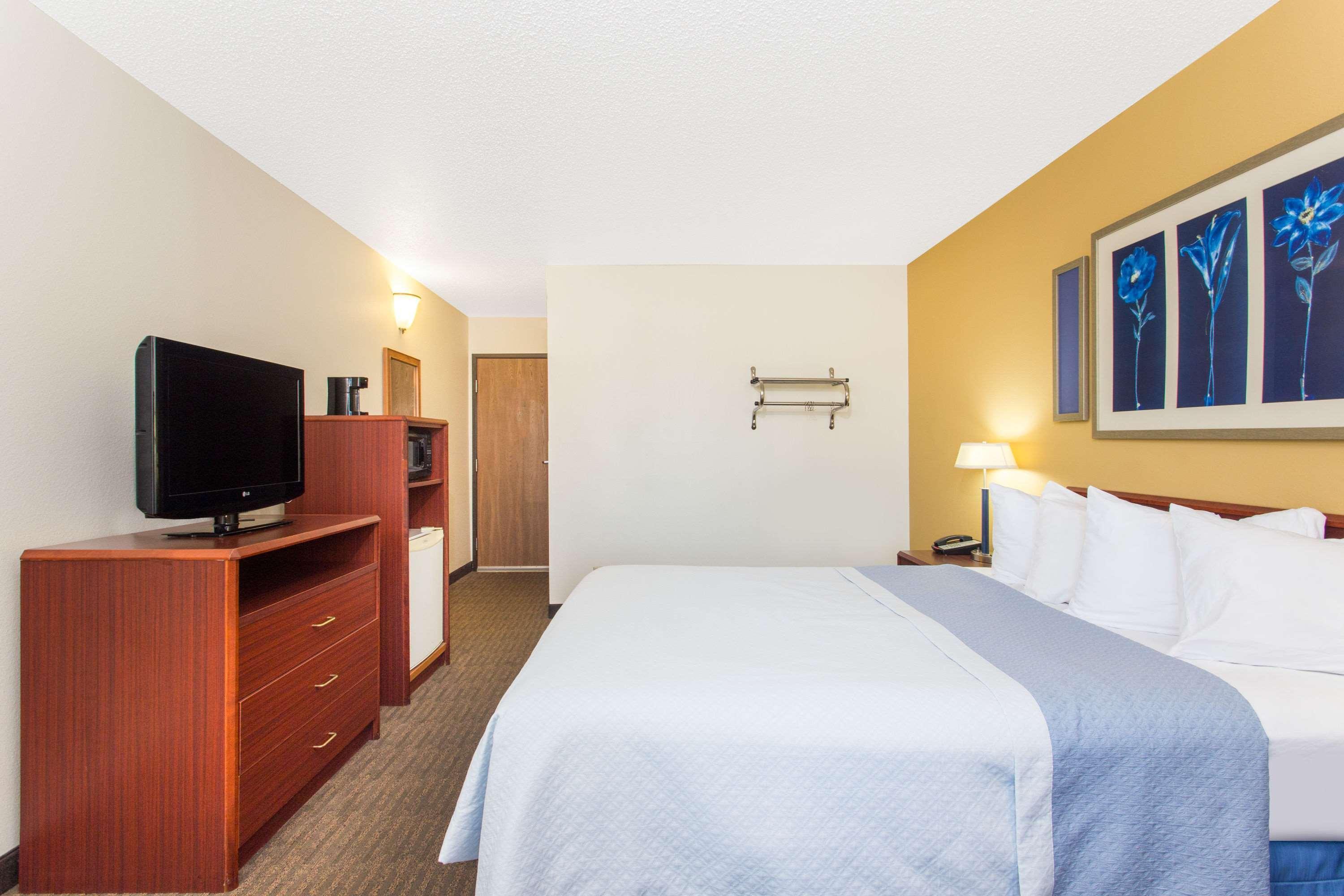 Days Inn By Wyndham Austin Exterior foto