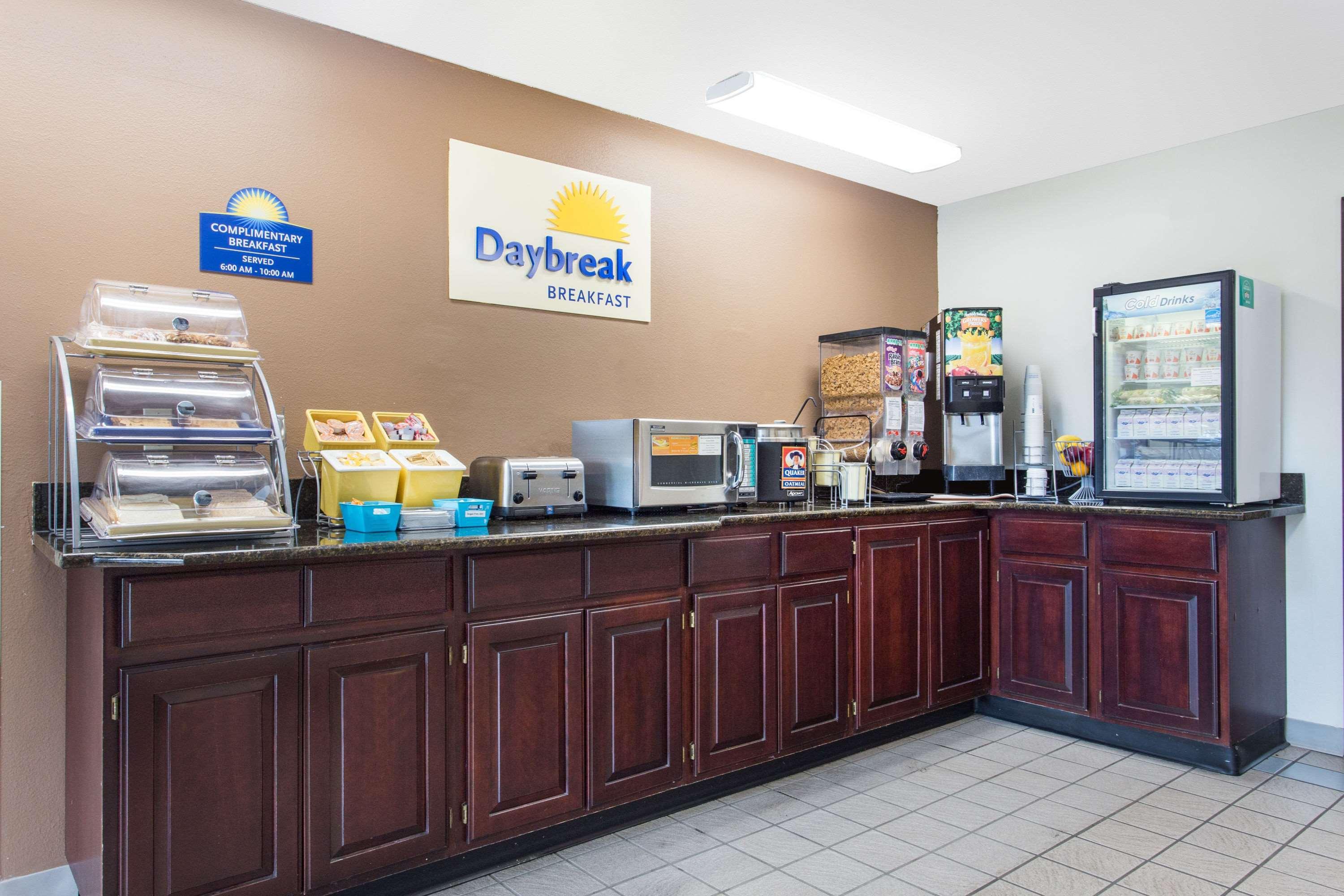 Days Inn By Wyndham Austin Exterior foto